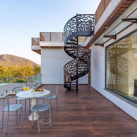 Stayvista'S Bella Dream - Mountain-View With Outdoor Pool, Lawn Featuring A Gazebo & Indoor Games Udaipur Exterior photo