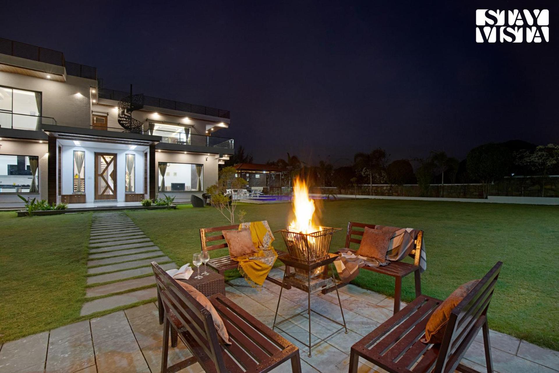 Stayvista'S Bella Dream - Mountain-View With Outdoor Pool, Lawn Featuring A Gazebo & Indoor Games Udaipur Exterior photo