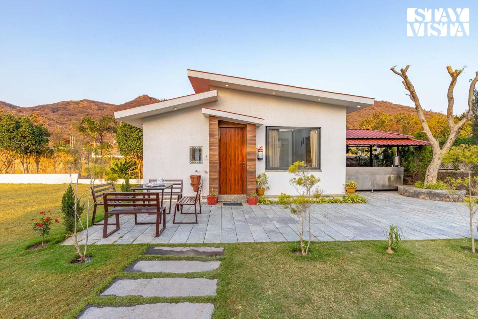 Stayvista'S Bella Dream - Mountain-View With Outdoor Pool, Lawn Featuring A Gazebo & Indoor Games Udaipur Exterior photo