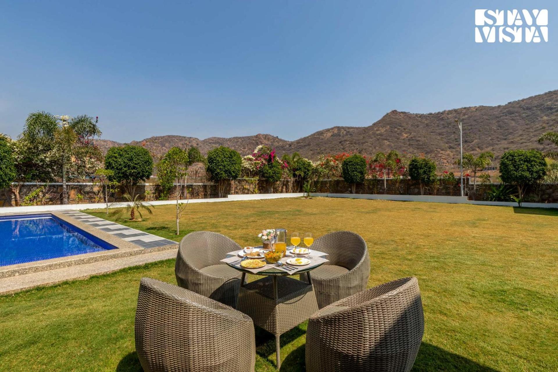 Stayvista'S Bella Dream - Mountain-View With Outdoor Pool, Lawn Featuring A Gazebo & Indoor Games Udaipur Exterior photo